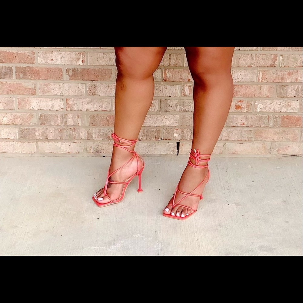Women’s Tie-Up heels